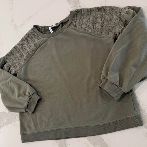 Cable & Gauge Cropped Sweatshirt Womens Medium Smocked Shoulder Army/Olive Green - Picture 2 of 8